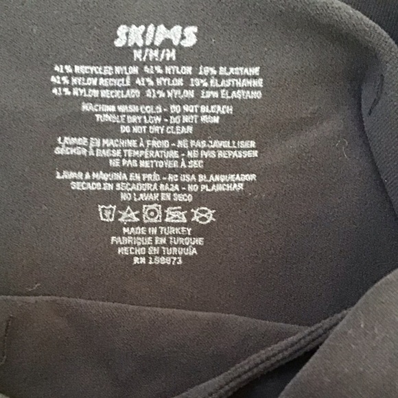 SKIMS Seamless Sculpt Mid Thigh Bodysuit - Picture 7 of 7